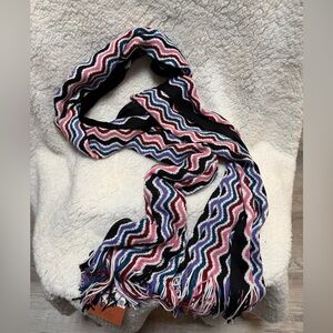 NEW Missoni Chevron Wool Blend Scarf, Made In Italy, approximately 20” x 80”